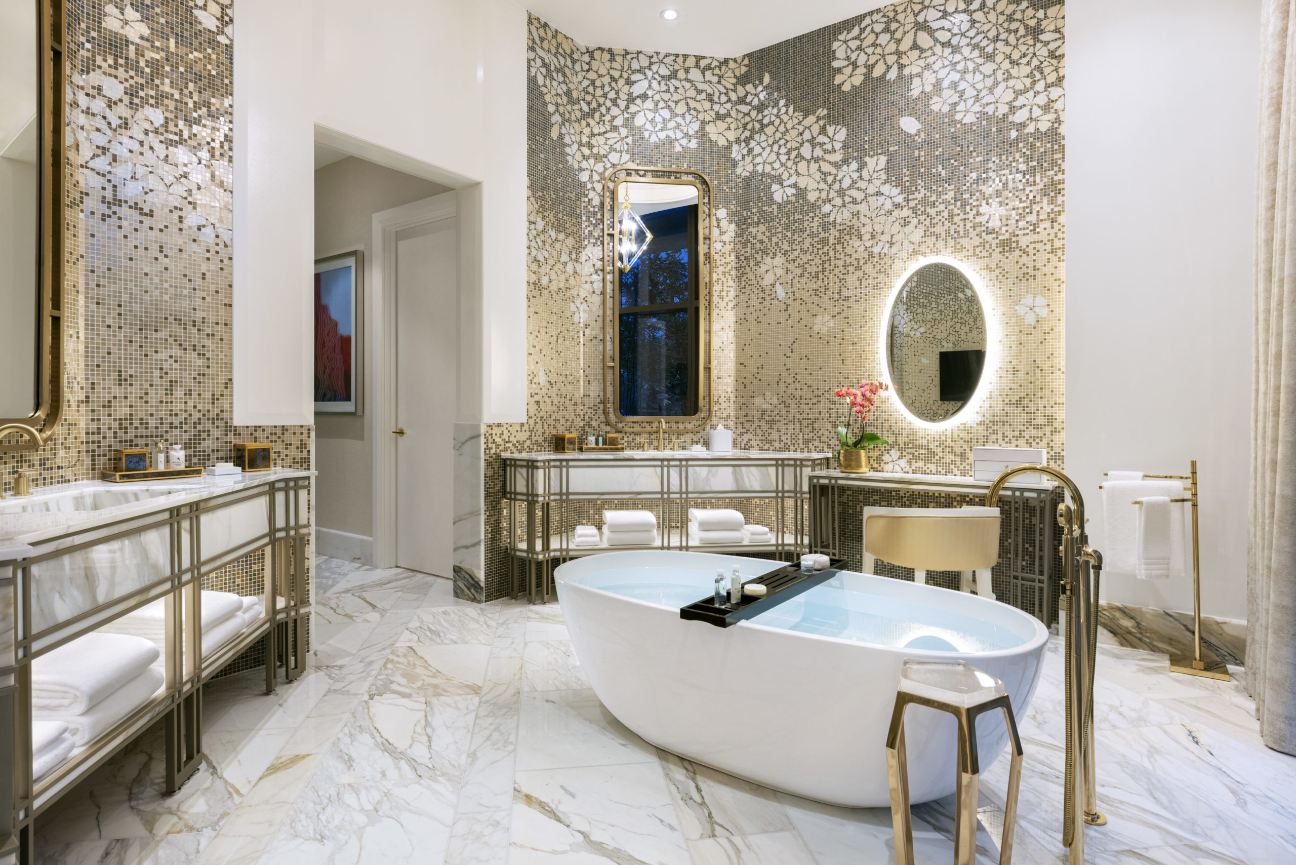 Four Bedroom Chairman Bathroom