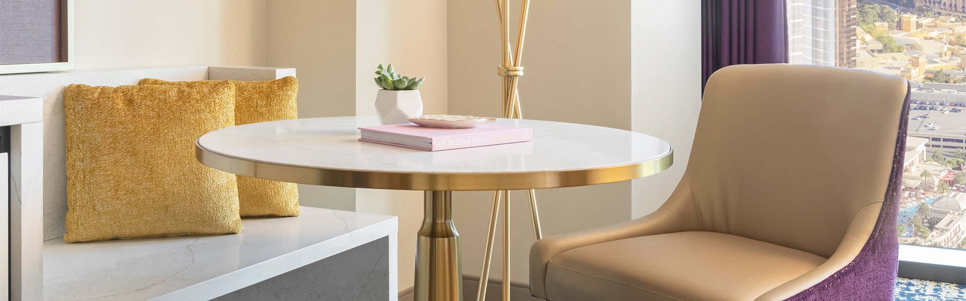 Deluxe Room coffe table and chairs