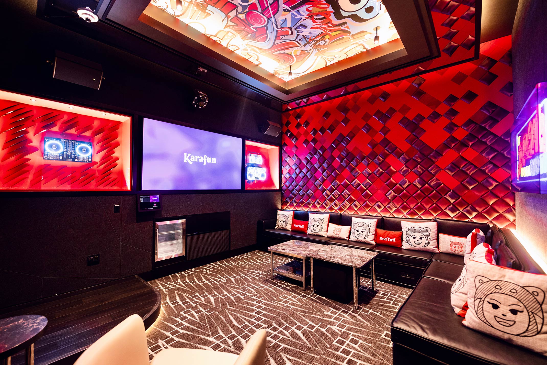 Red Tail Arcade Rooms